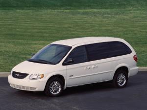 Chrysler Town & Country 2000 года